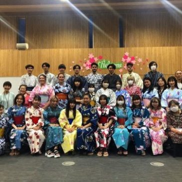 神奈川大学の学生や留学生　浴衣姿に大満足！