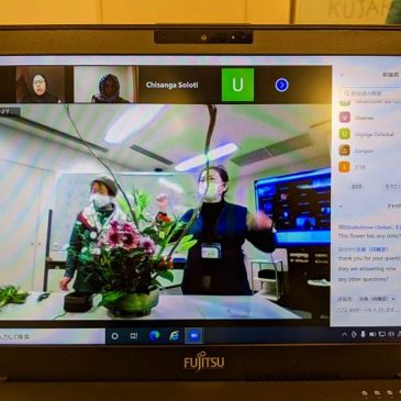 華道デモンストレーションをZoomで生配信