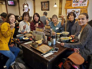 サンモール保護者、天ぷら蕎麦に「ごちそうさまでした」！